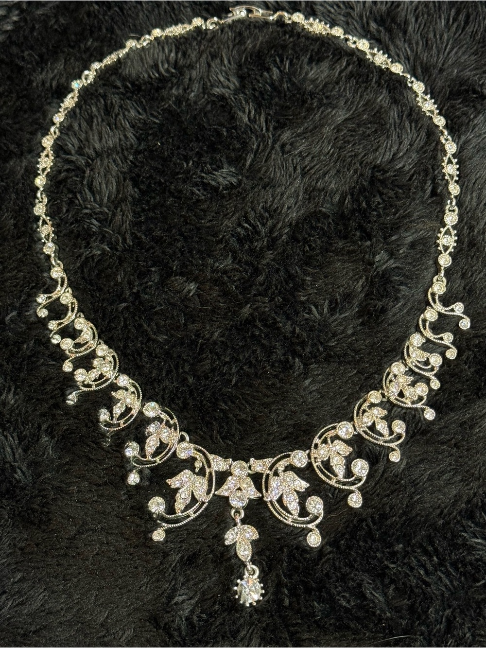 Stunning! Tara Vanessa - Crystal Vine Pendant Necklace, a Timeless Statement